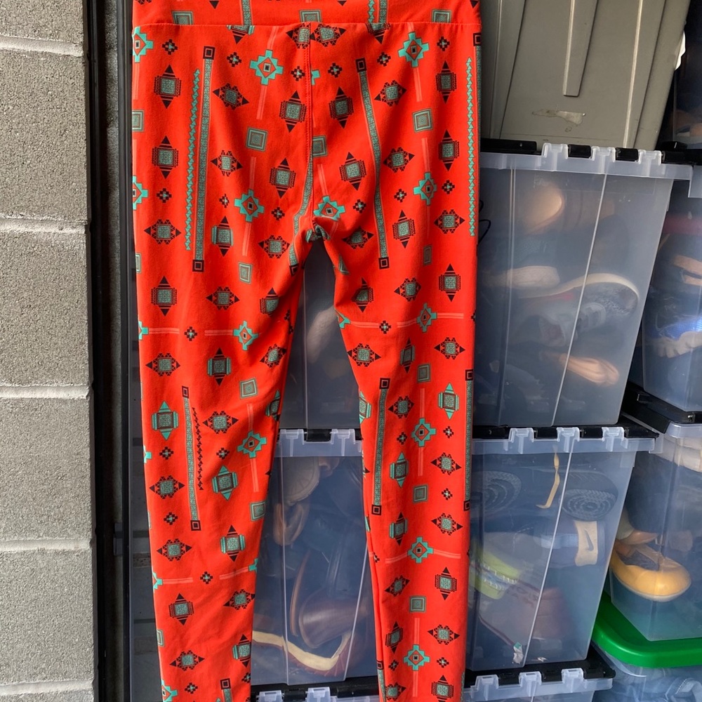 Lula Roe Leggings Red Black fabric Pant Size One